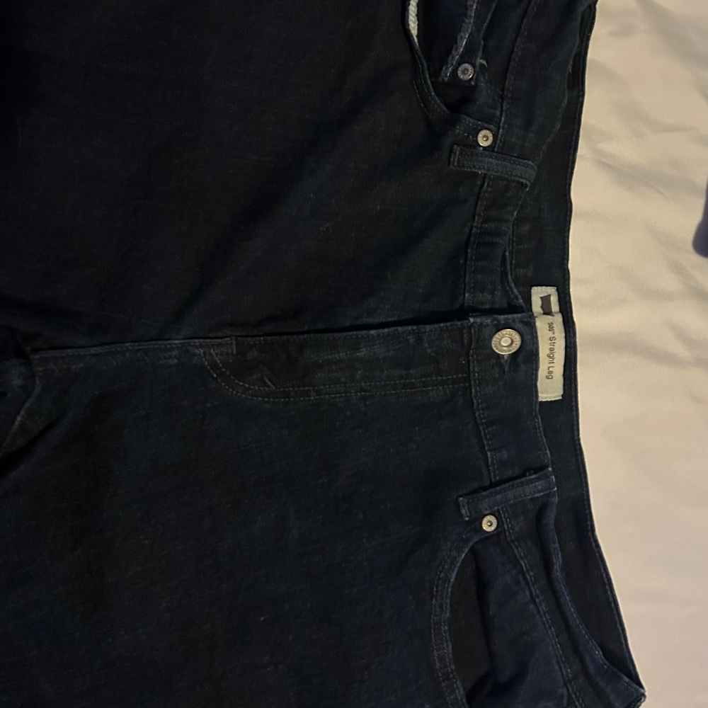 Levi’s - Picture 3 of 7